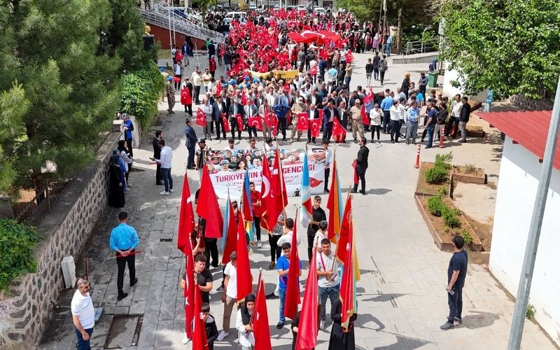 19 Mayıs Coşkusu İlçemizde Gençlik Yürüyüşü İle Başladı