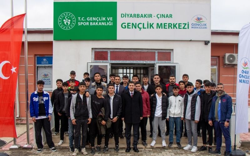 Kaymakamımız Sayın Zikrullah ERDOĞAN'dan Çınar Gençlik Merkezine Ziyaret